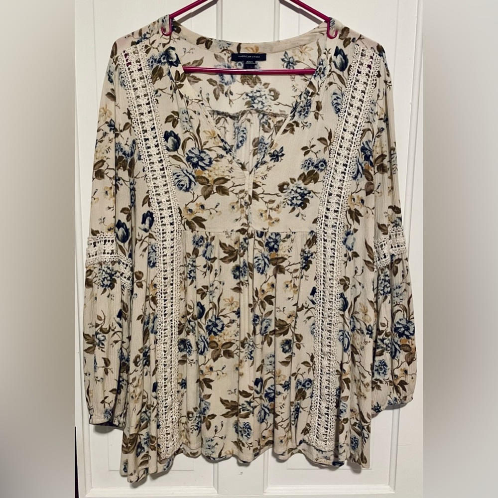 American Eagle - long sleeve floral boho top